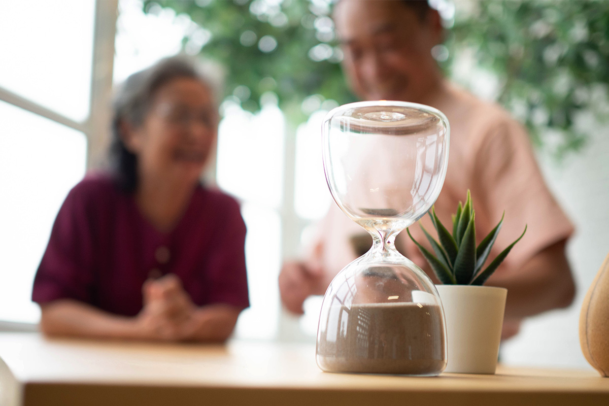 hourglass-sandglass-antique-symbol-minute-object-w-2024-12-26-16-36-57-utc